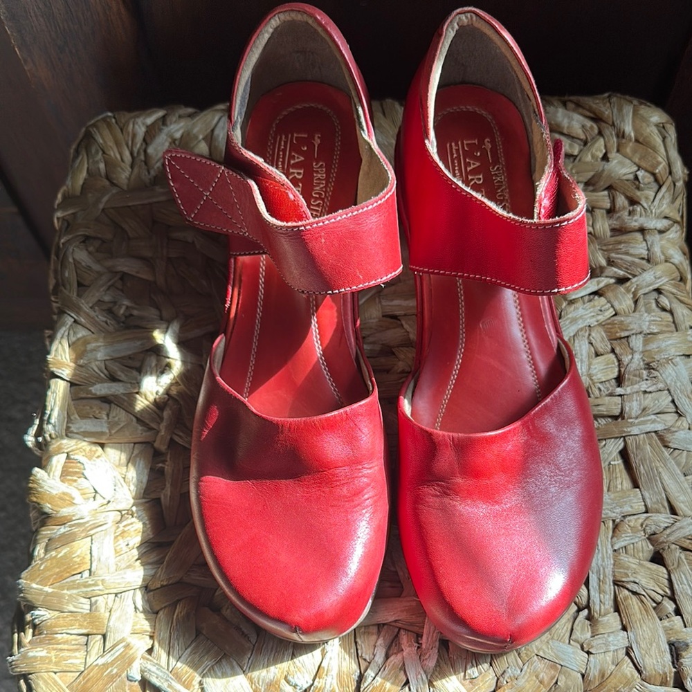 L’artiste, Women's Red Mary Jane Shoes